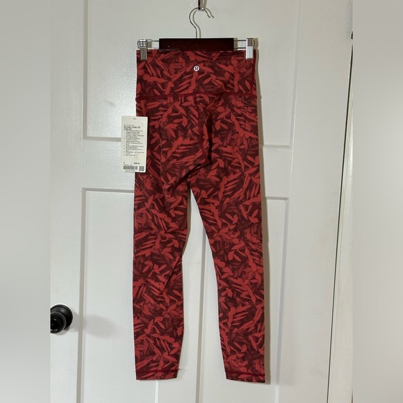 NWT Lululemon Wunder Under HR Tight 25" Spray Leaf Fireside Size 4 - Picture 4 of 10